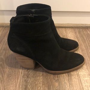 Steve Madden Suede booties